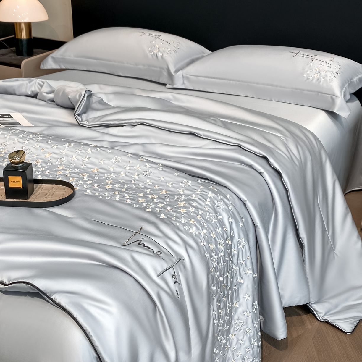 91家纺网 家纺一手货源 找家纺 （总）新方向 2026刺绣A类20%蚕丝天丝棉夏被四件套 65%60s兰精天丝 35%100支长绒棉-星耀