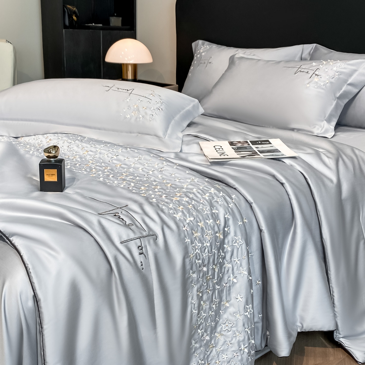 91家纺网 家纺一手货源 找家纺 新方向 2026新款刺绣A类20%蚕丝天丝棉夏被夏凉被空调被四件套-星耀 星耀-朦胧灰
