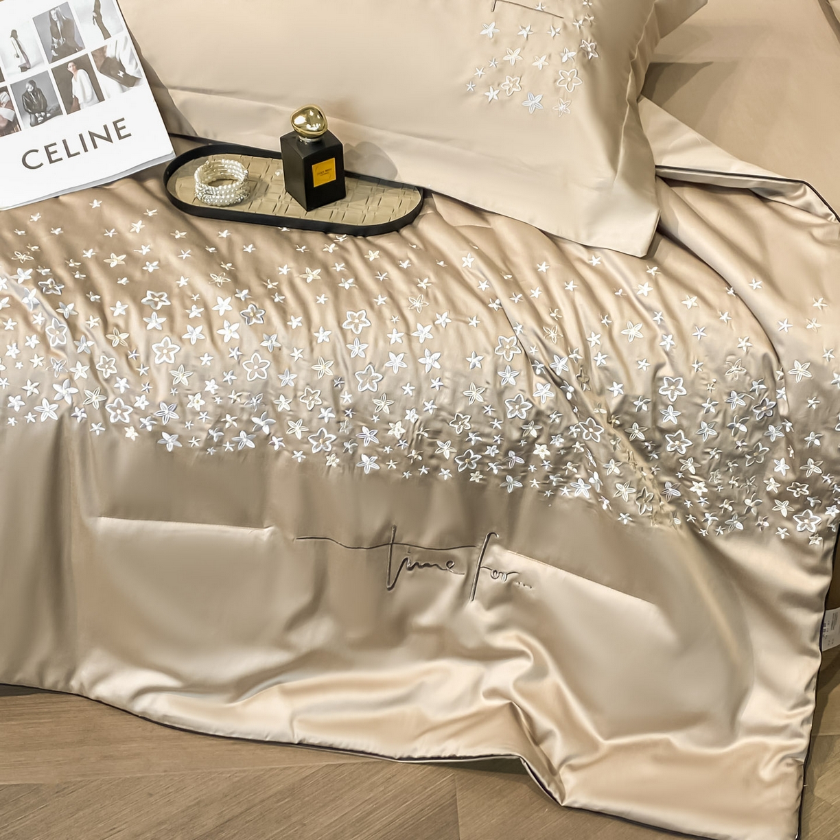 91家纺网 家纺一手货源 找家纺 新方向 2026新款刺绣A类20%蚕丝天丝棉夏被夏凉被空调被四件套-星耀 星耀-香槟