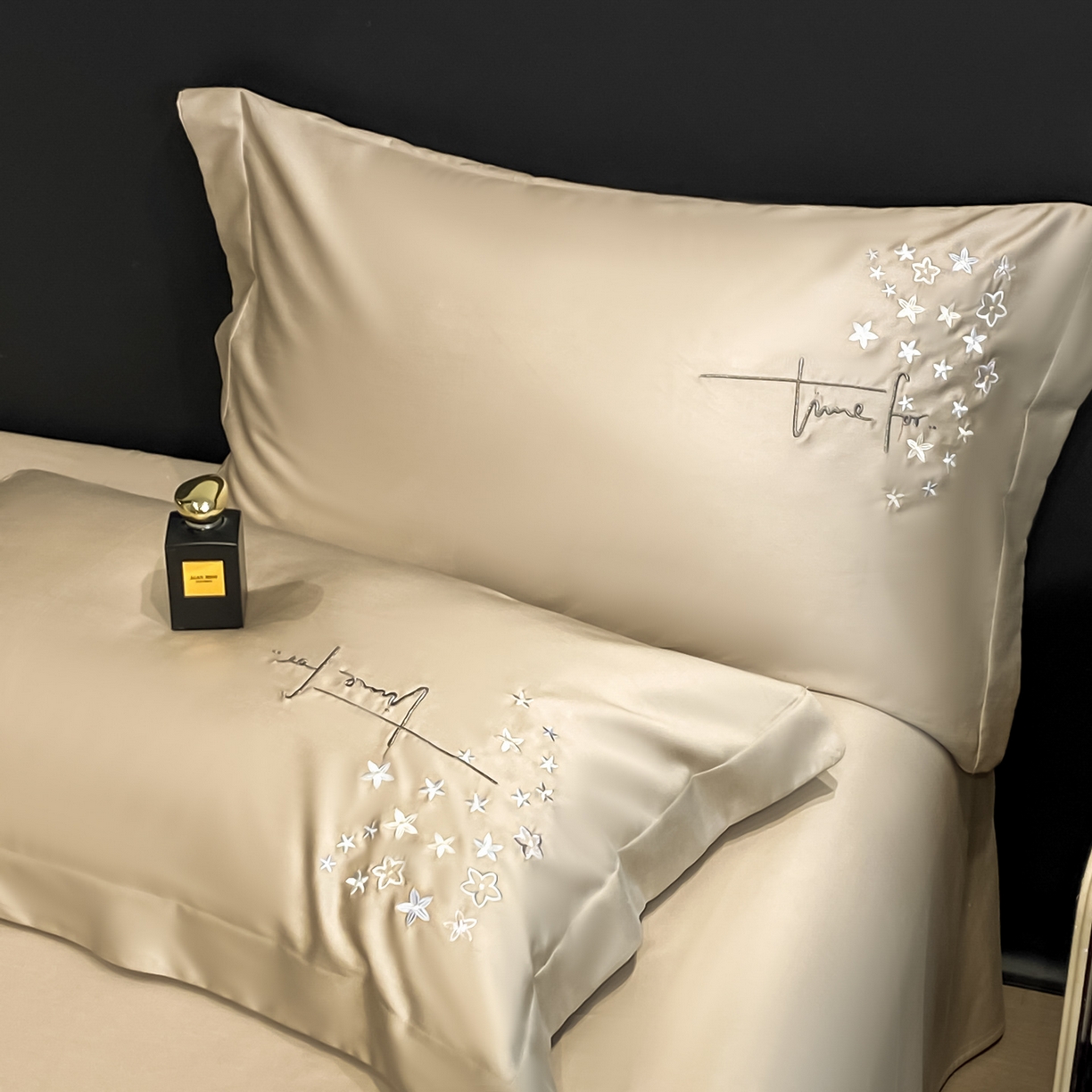 91家纺网 家纺一手货源 找家纺 新方向 2026新款刺绣A类20%蚕丝天丝棉夏被夏凉被空调被四件套-星耀 星耀-香槟