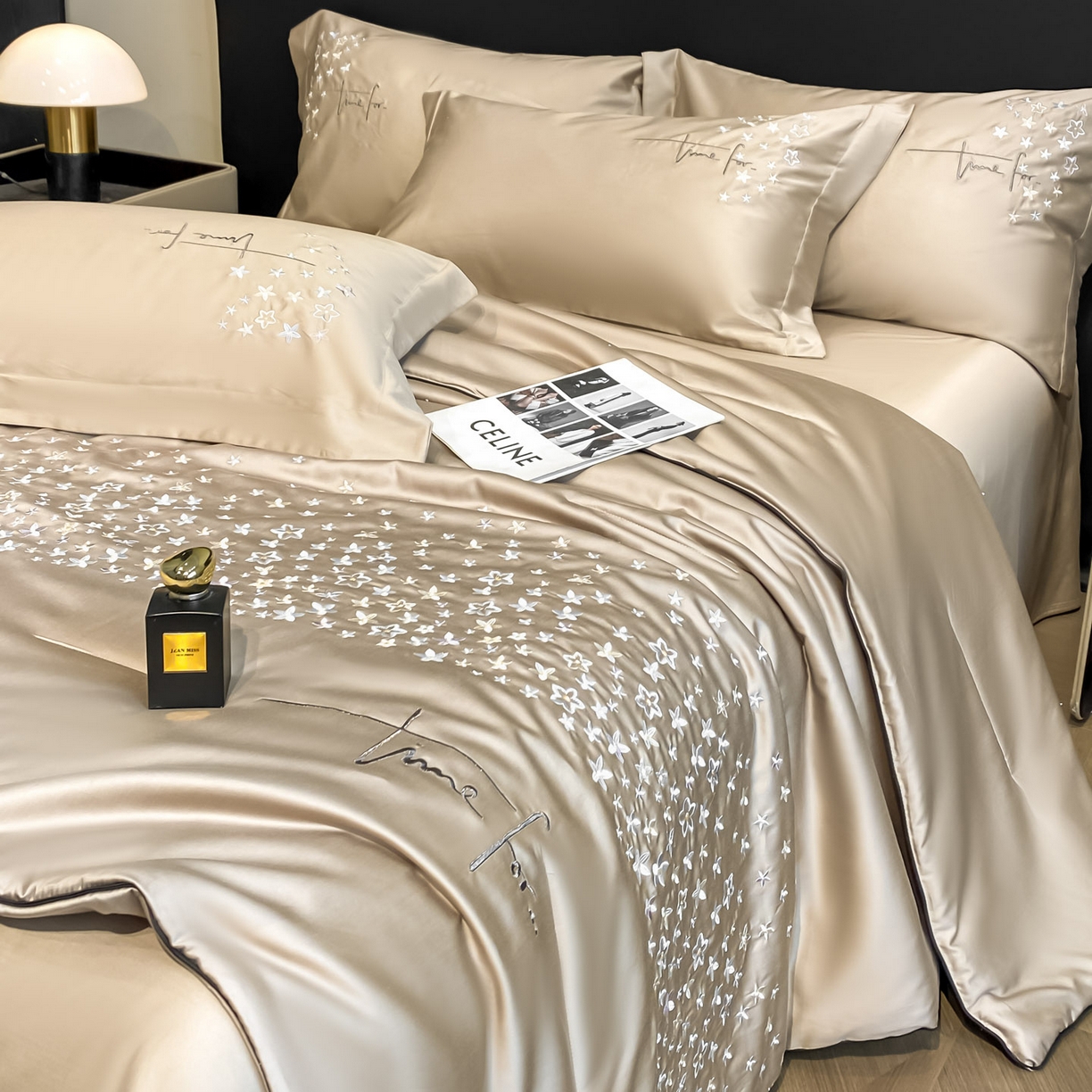 91家纺网 家纺一手货源 找家纺 新方向 2026新款刺绣A类20%蚕丝天丝棉夏被夏凉被空调被四件套-星耀 星耀-香槟