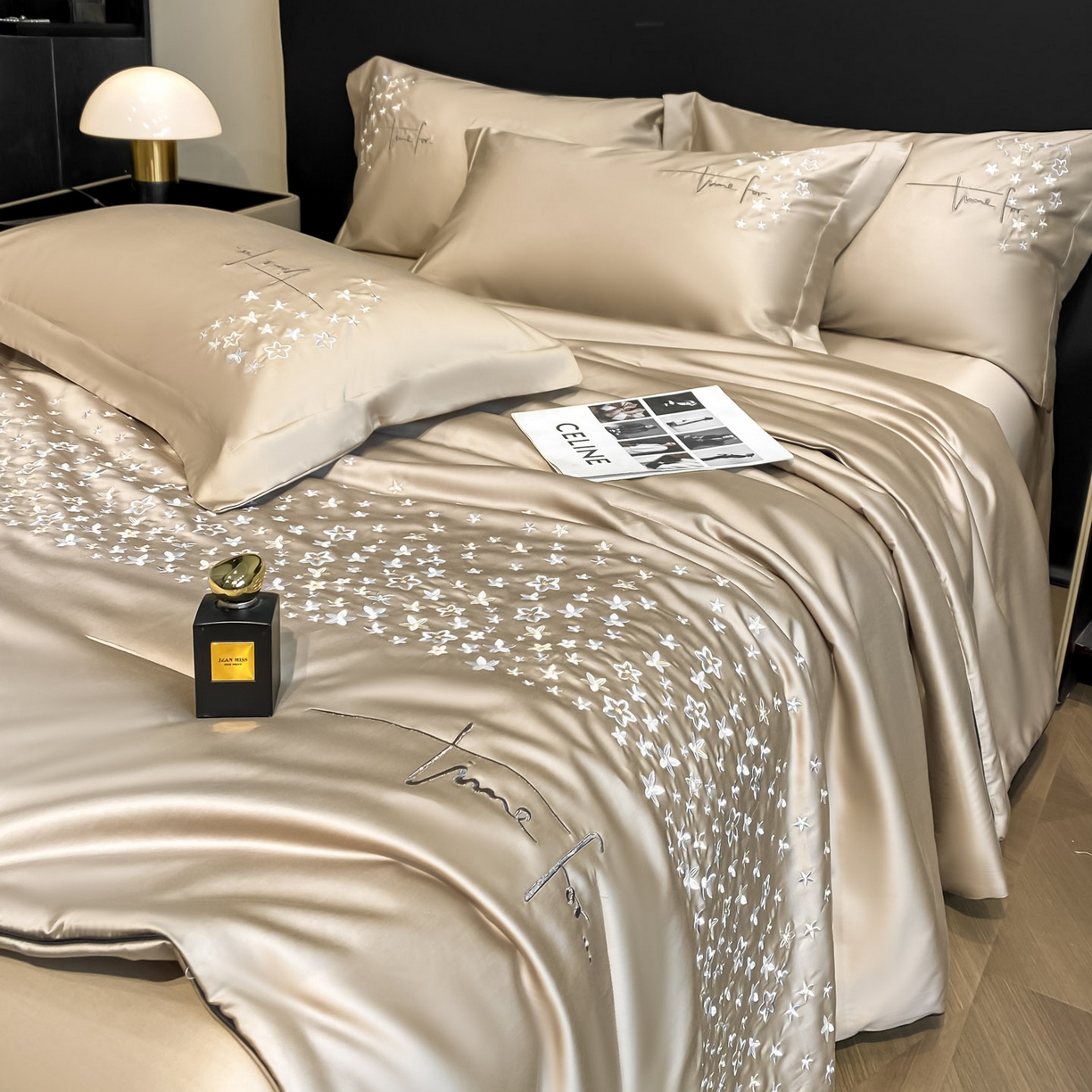 91家纺网 家纺一手货源 找家纺 新方向 2026新款刺绣A类20%蚕丝天丝棉夏被夏凉被空调被四件套-星耀 星耀-香槟