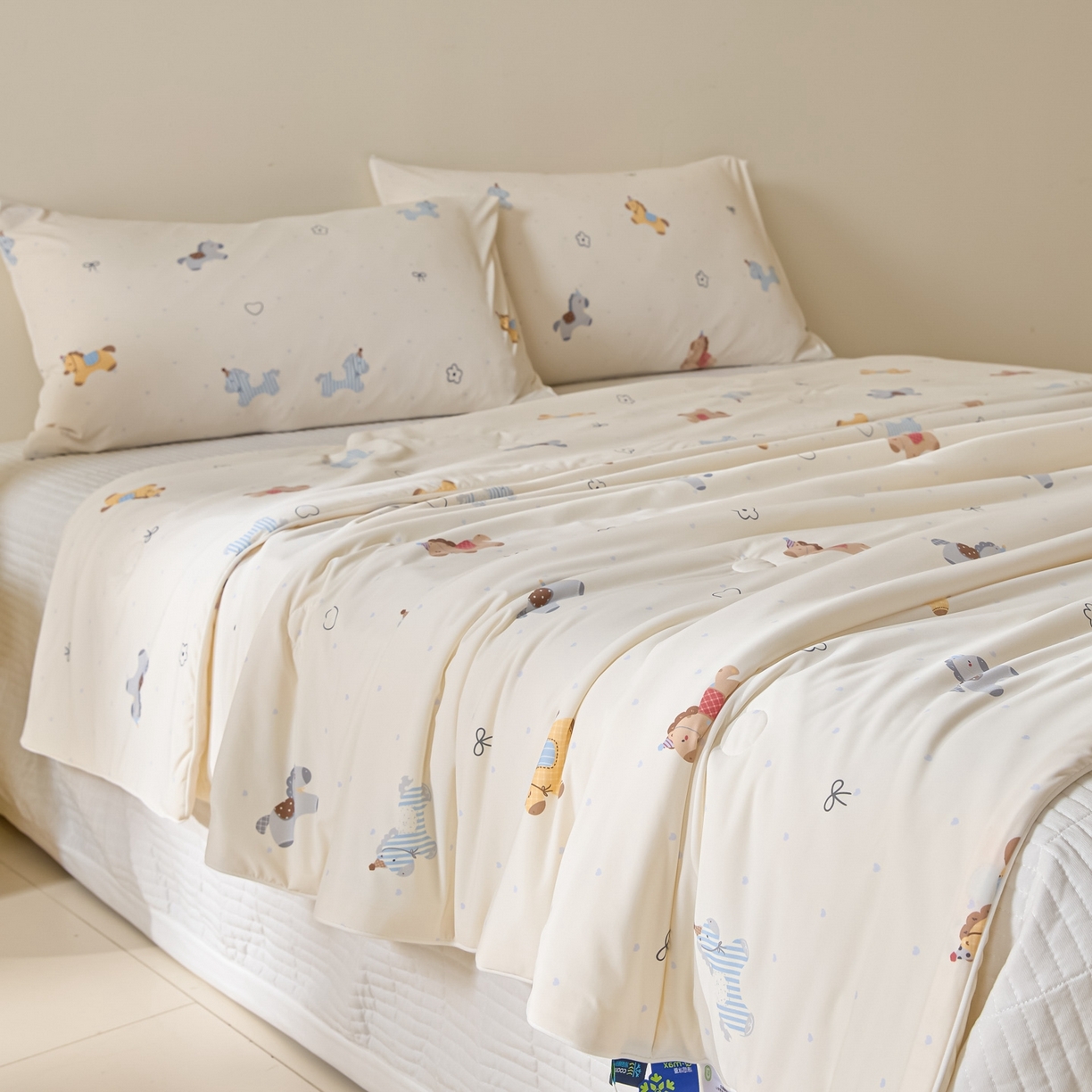 91家纺网 家纺一手货源 找家纺 一加一 2026新款A类凉感冰皮印花冰蚕被夏被夏凉被空调被 欢乐木马