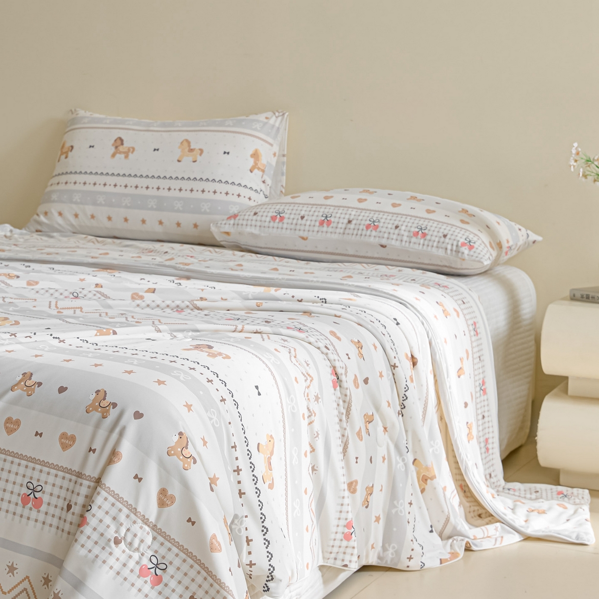 91家纺网 家纺一手货源 找家纺 一加一 2026新款A类凉感冰皮印花冰蚕被夏被夏凉被空调被 木马时光