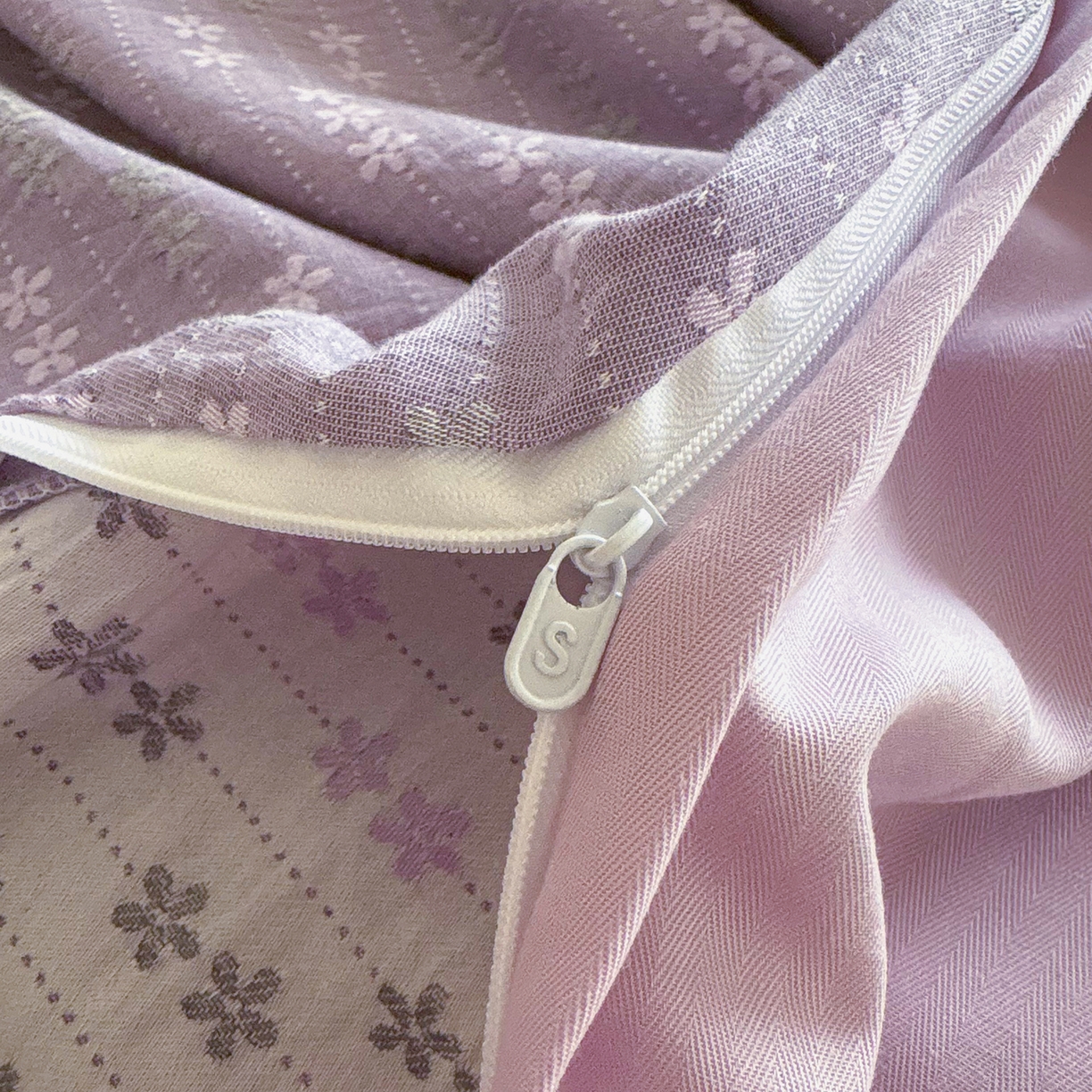 91家纺网 家纺一手货源 找家纺 贝尔 2026新款全棉色织提花双层纱单被套 花漫