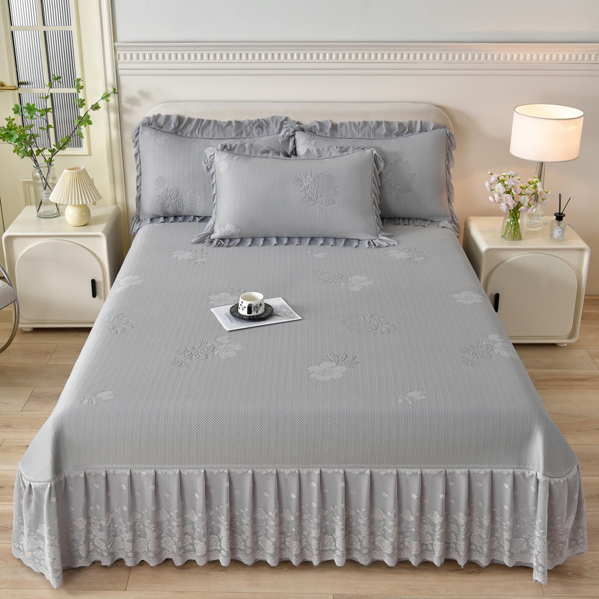 91家纺网 家纺一手货源 找家纺 绒耀家纺 直播新款加厚复合冰豆豆PE高分子凉感丝双面提花凉席三件套双层花边（控价最低139起） 静庭玫瑰-灰