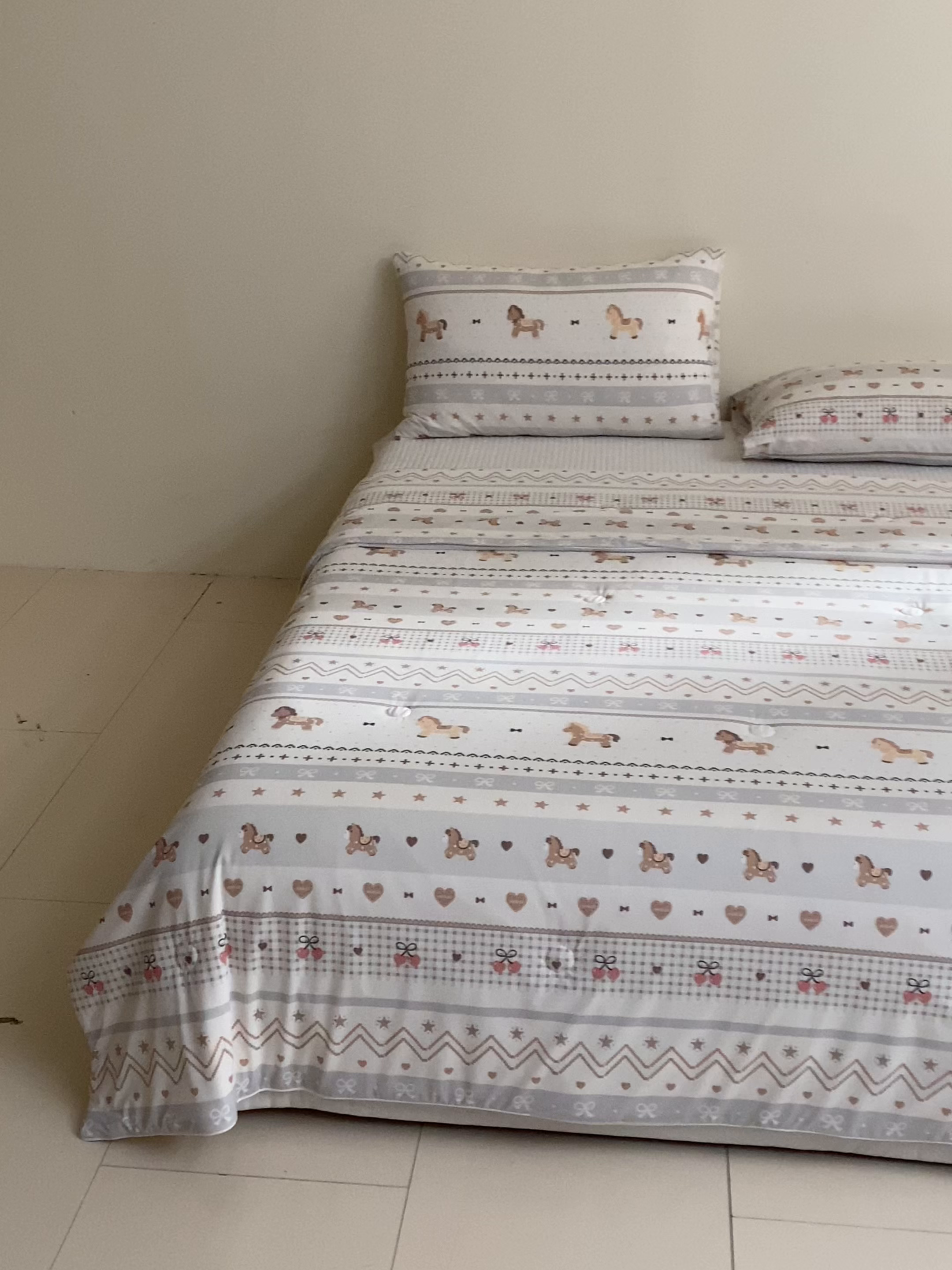 91家纺网 家纺一手货源 找家纺 一加一 2026新款A类凉感冰皮印花冰蚕被夏被夏凉被空调被 木马时光