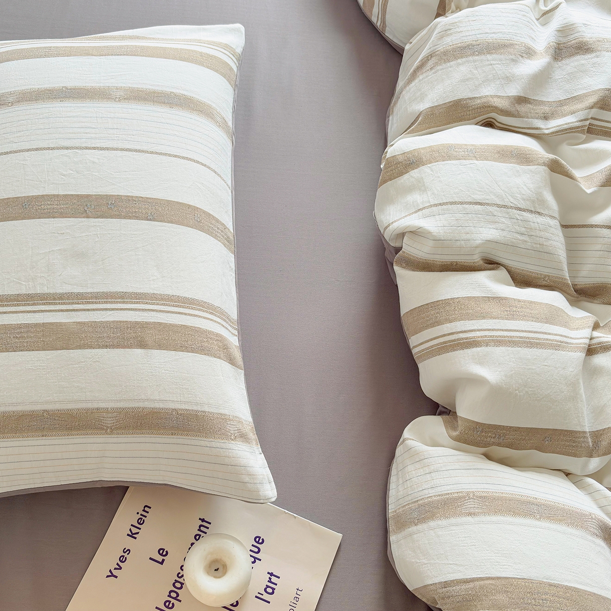 91家纺网 家纺一手货源 找家纺 贝尔 2026新款全棉色织提花双层纱单床单 岛屿灰