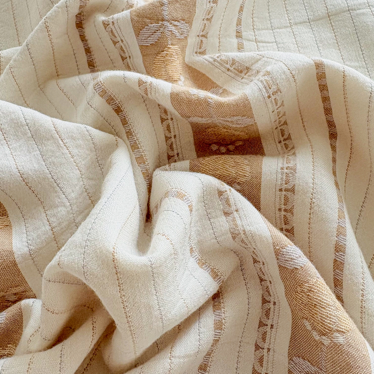 91家纺网 家纺一手货源 找家纺 贝尔 2026新款全棉色织提花双层纱单枕套 法颂