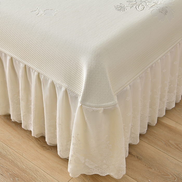 91家纺网 家纺一手货源 找家纺 绒耀家纺 直播新款加厚复合冰豆豆PE高分子凉感丝双面提花凉席三件套双层花边（控价最低139起） 静庭玫瑰-白