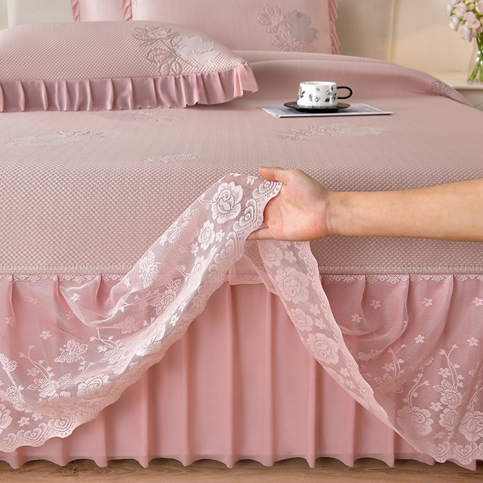 91家纺网 家纺一手货源 找家纺 绒耀家纺 直播新款加厚复合冰豆豆PE高分子凉感丝双面提花凉席三件套双层花边（控价最低139起） 静庭玫瑰-粉