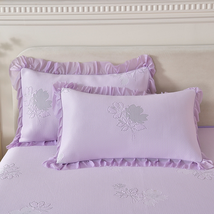 91家纺网 家纺一手货源 找家纺 绒耀家纺 直播新款加厚复合冰豆豆PE高分子凉感丝双面提花凉席三件套双层花边（控价最低139起） 静庭玫瑰-紫