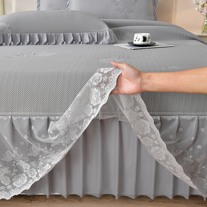 91家纺网 家纺一手货源 找家纺 绒耀家纺 直播新款加厚复合冰豆豆PE高分子凉感丝双面提花凉席三件套双层花边（控价最低139起） 静庭玫瑰-灰