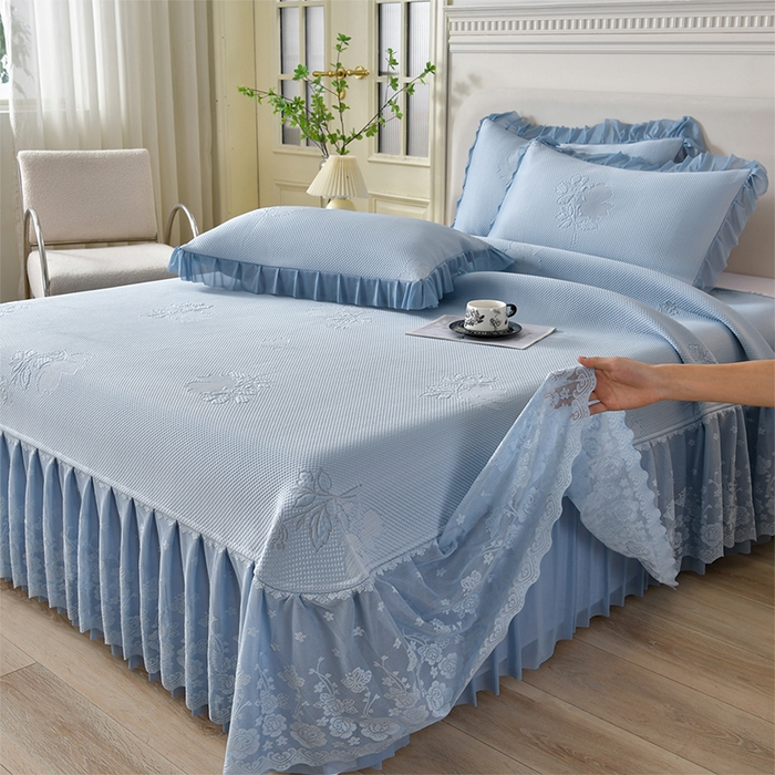 91家纺网 家纺一手货源 找家纺 绒耀家纺 直播新款加厚复合冰豆豆PE高分子凉感丝双面提花凉席三件套双层花边（控价最低139起） 静庭玫瑰-蓝