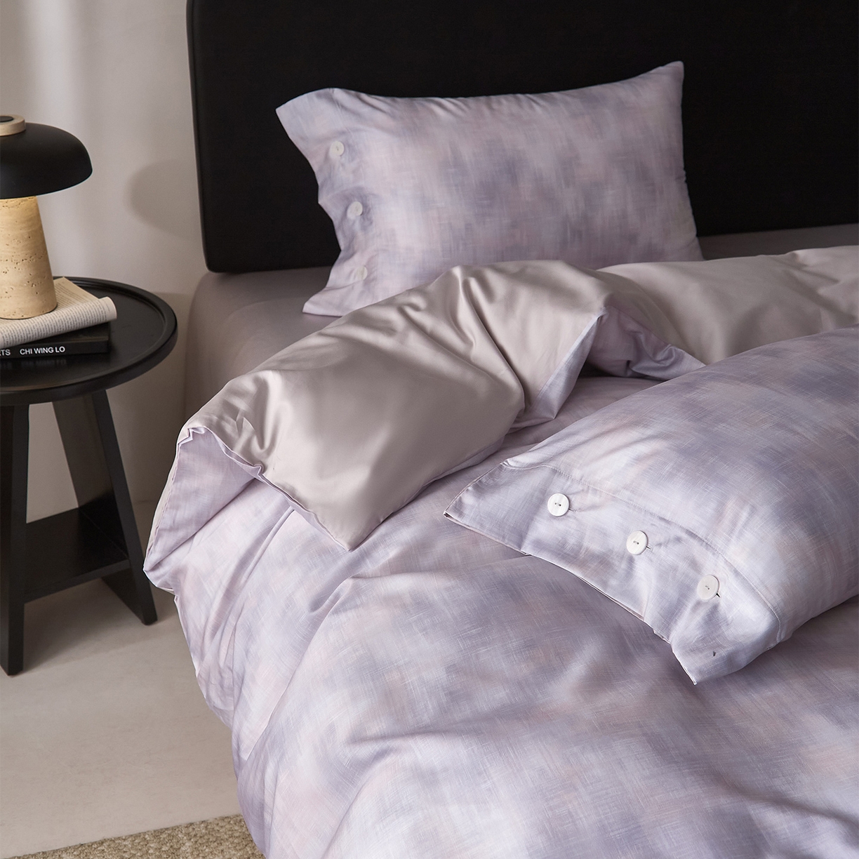 91家纺网 家纺一手货源 找家纺 ONE TWO ONE 121 2026新款100s50支长绒棉纯棉全棉床上用品数码印花四件套纽扣款-墨染江南 墨染江南-紫