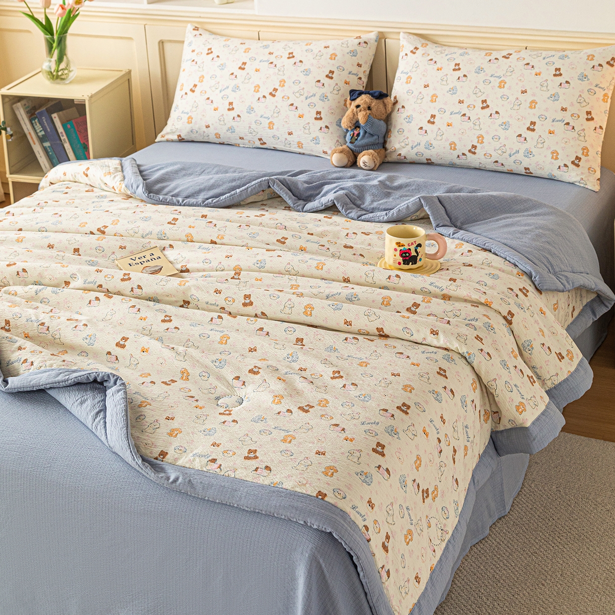 91家纺网 家纺一手货源 找家纺 （总）安琪家纺 2026新款A类云感双层纱皱皱纱棉花被小清新印花夏被夏凉被费尔岛【日产万单】