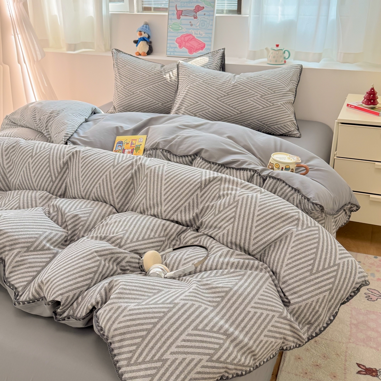 91家纺网 家纺一手货源 找家纺 女子家纺 2026新款贝壳边三角针12868全棉纯棉四件套 编织灰条-灰