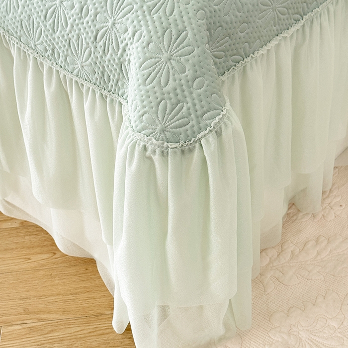 91家纺网 家纺一手货源 找家纺 苏米娜家纺SUMINA 2026新款PE高分子弯边工艺双层花边床裙款凉席三件套-梦幻 梦幻-清新绿