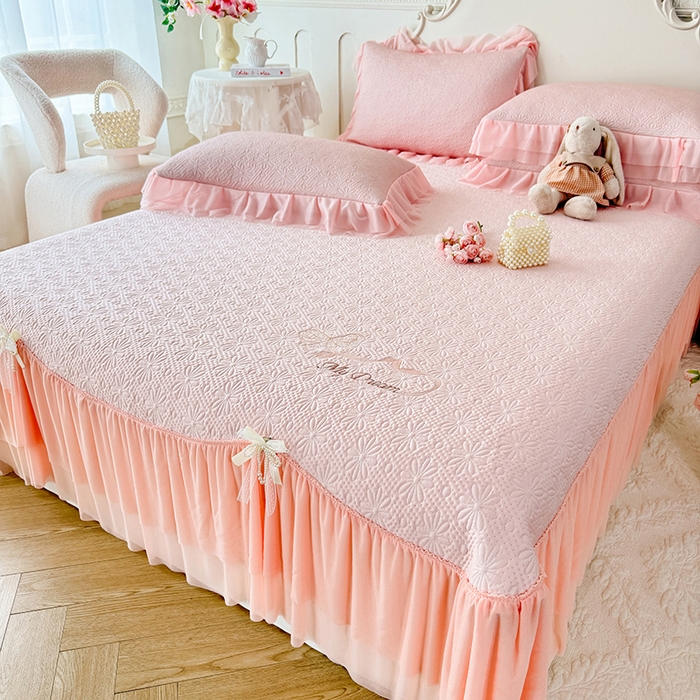 91家纺网 家纺一手货源 找家纺 苏米娜家纺SUMINA 2026新款PE高分子弯边工艺双层花边床裙款凉席三件套-梦幻 梦幻-粉黛