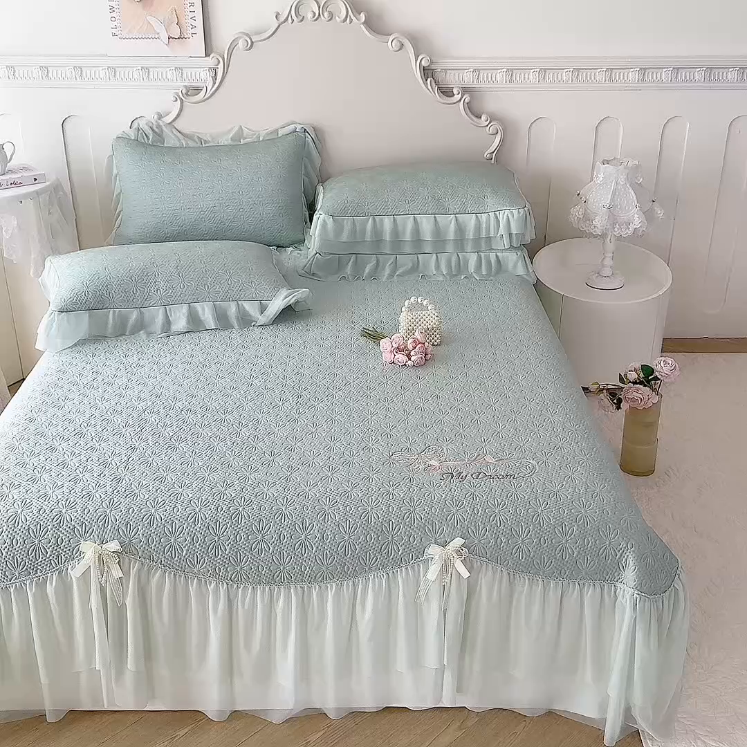 91家纺网 家纺一手货源 找家纺 苏米娜家纺SUMINA 2026新款PE高分子弯边工艺双层花边床裙款凉席三件套-梦幻 梦幻-清新绿