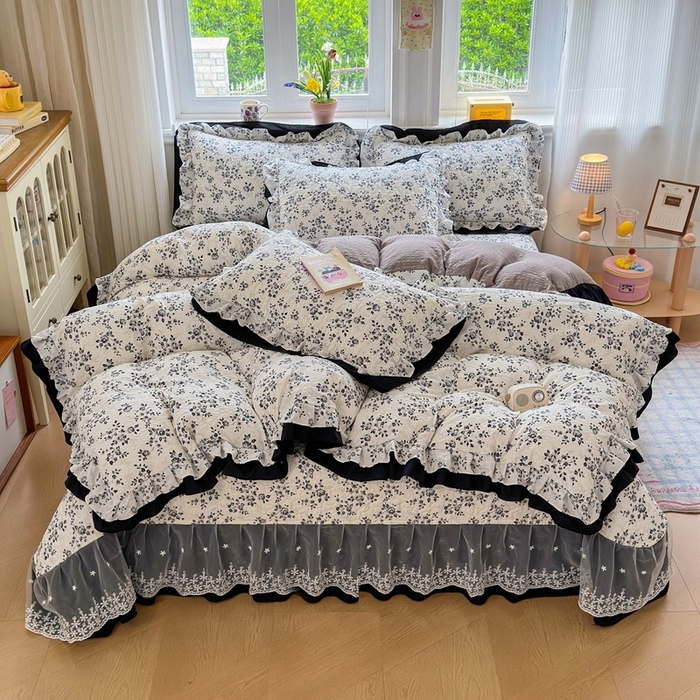 91家纺网 家纺一手货源 找家纺 雅眠居 2026直播爆款泡芙双层纱蕾丝花边被套款床盖款四件套 墨染