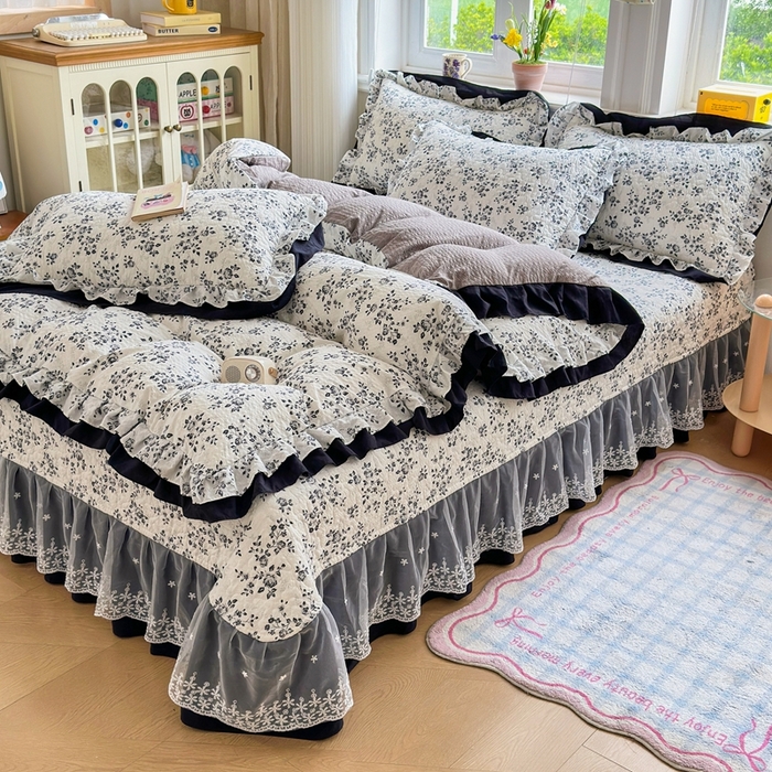 91家纺网 家纺一手货源 找家纺 雅眠居 2026直播爆款泡芙双层纱蕾丝花边被套款床盖款四件套 墨染