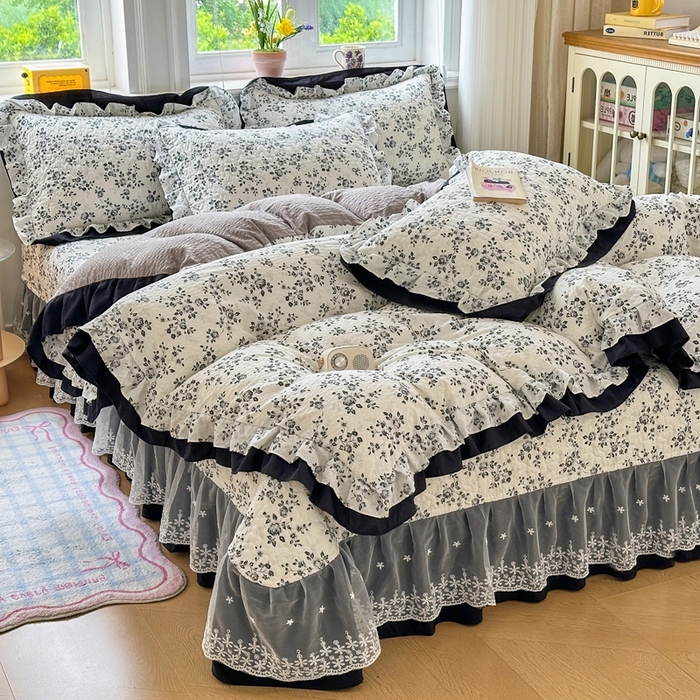 91家纺网 家纺一手货源 找家纺 雅眠居 2026直播爆款泡芙双层纱蕾丝花边被套款床盖款四件套 墨染