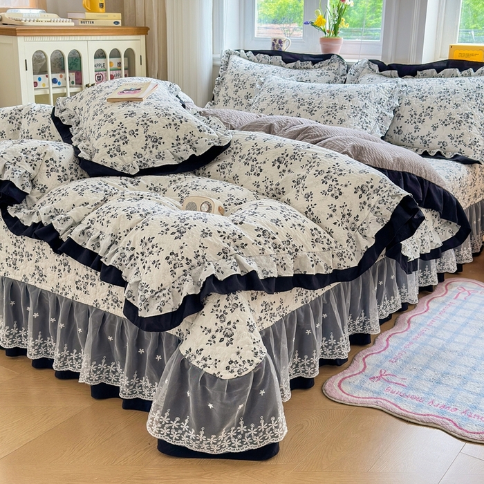 91家纺网 家纺一手货源 找家纺 雅眠居 2026直播爆款泡芙双层纱蕾丝花边被套款床盖款四件套 墨染