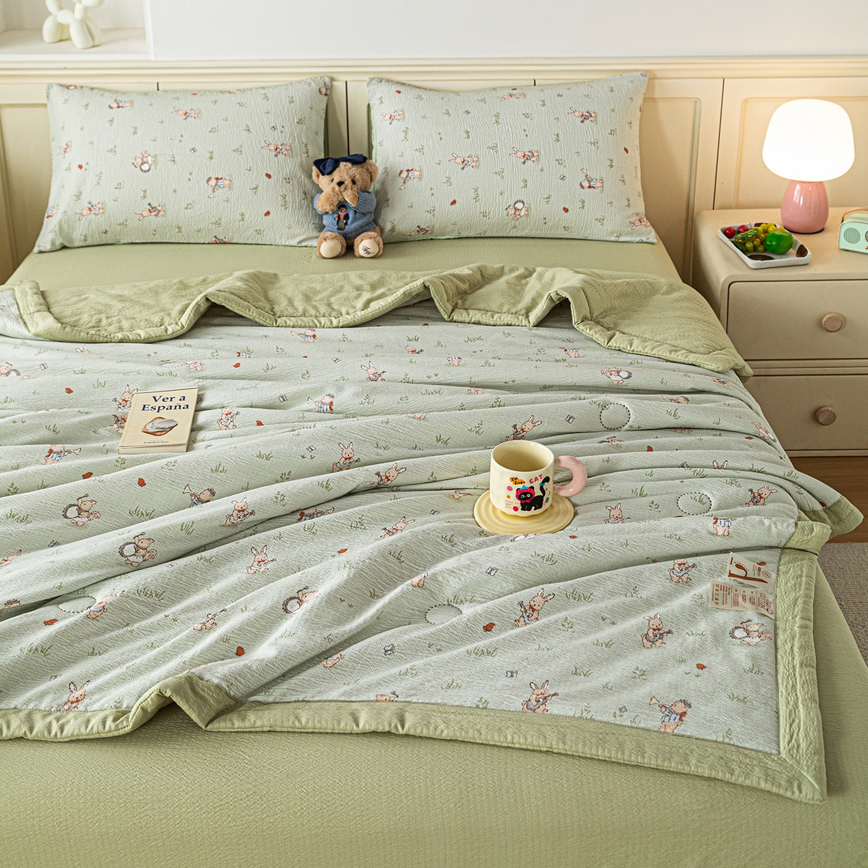 91家纺网 家纺一手货源 找家纺 几禾 2026新款A类云感双层纱夏被木棉皱皱纱棉花被小清新印花夏被夏凉被费尔岛空调被 兔子乐队