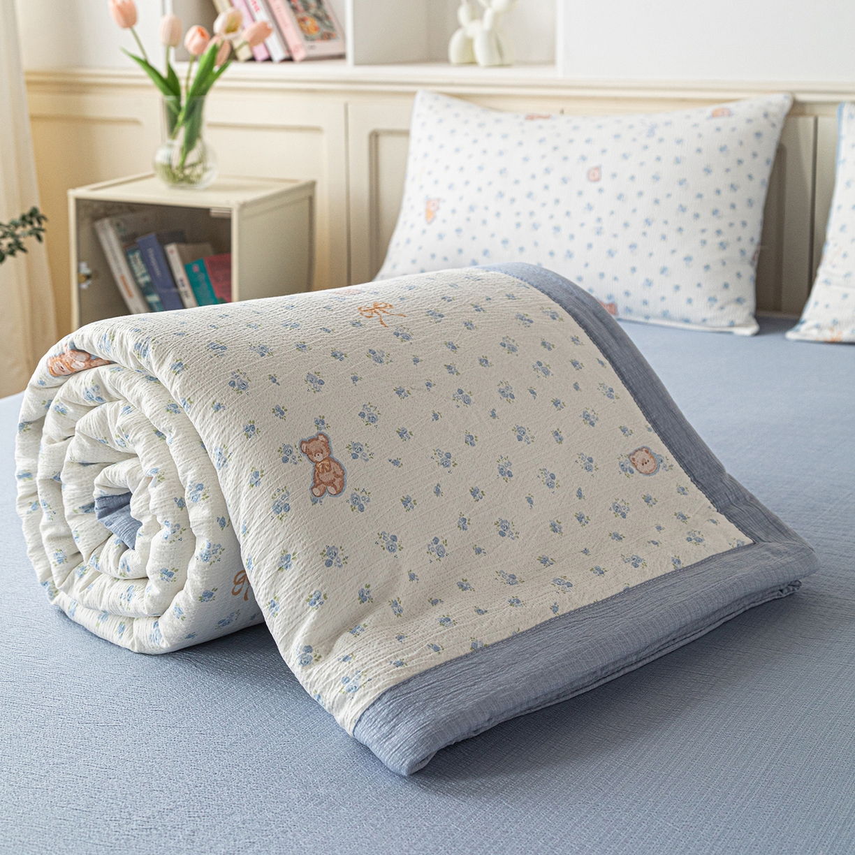 91家纺网 家纺一手货源 找家纺 几禾 2026新款A类云感双层纱夏被木棉皱皱纱棉花被小清新印花夏被夏凉被费尔岛空调被 顽皮熊蓝