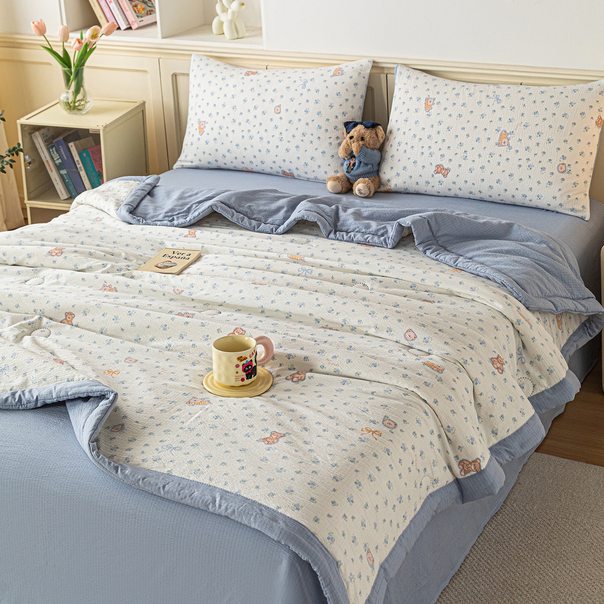 91家纺网 家纺一手货源 找家纺 几禾 2026新款A类云感双层纱夏被木棉皱皱纱棉花被小清新印花夏被夏凉被费尔岛空调被 顽皮熊蓝