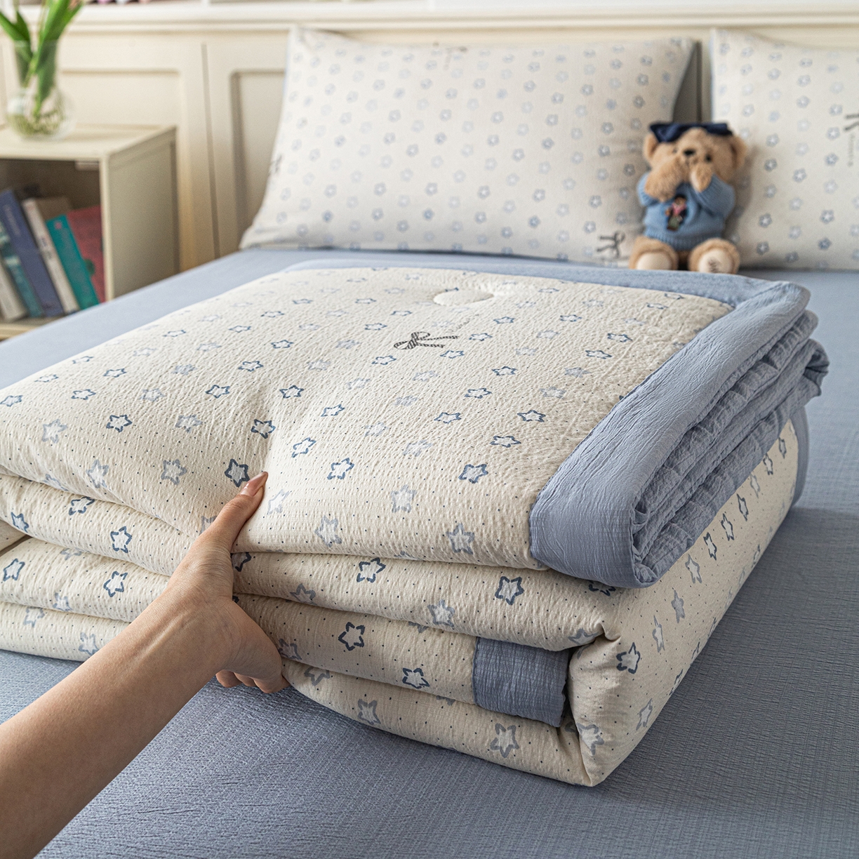 91家纺网 家纺一手货源 找家纺 几禾 2026新款A类云感双层纱夏被木棉皱皱纱棉花被小清新印花夏被夏凉被费尔岛空调被 摘星