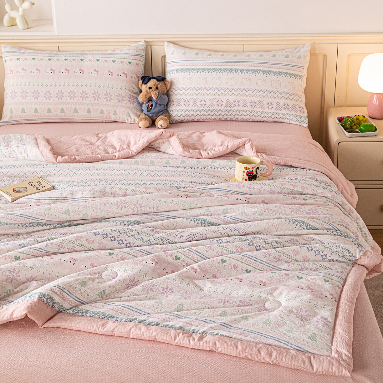 91家纺网 家纺一手货源 找家纺 几禾 2026新款A类云感双层纱夏被木棉皱皱纱棉花被小清新印花夏被夏凉被费尔岛空调被 猫趣