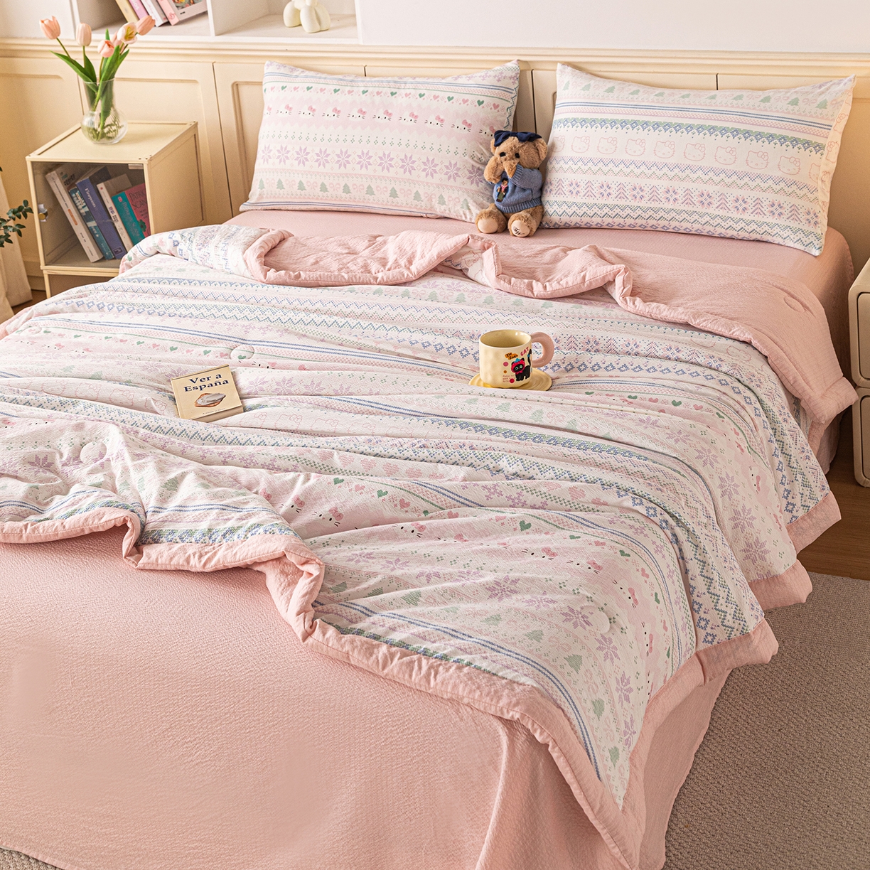 91家纺网 家纺一手货源 找家纺 几禾 2026新款A类云感双层纱夏被木棉皱皱纱棉花被小清新印花夏被夏凉被费尔岛空调被 猫趣