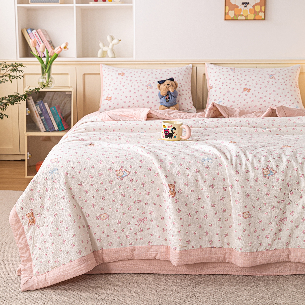 91家纺网 家纺一手货源 找家纺 几禾 2026新款A类云感双层纱夏被木棉皱皱纱棉花被小清新印花夏被夏凉被费尔岛空调被 顽皮熊粉