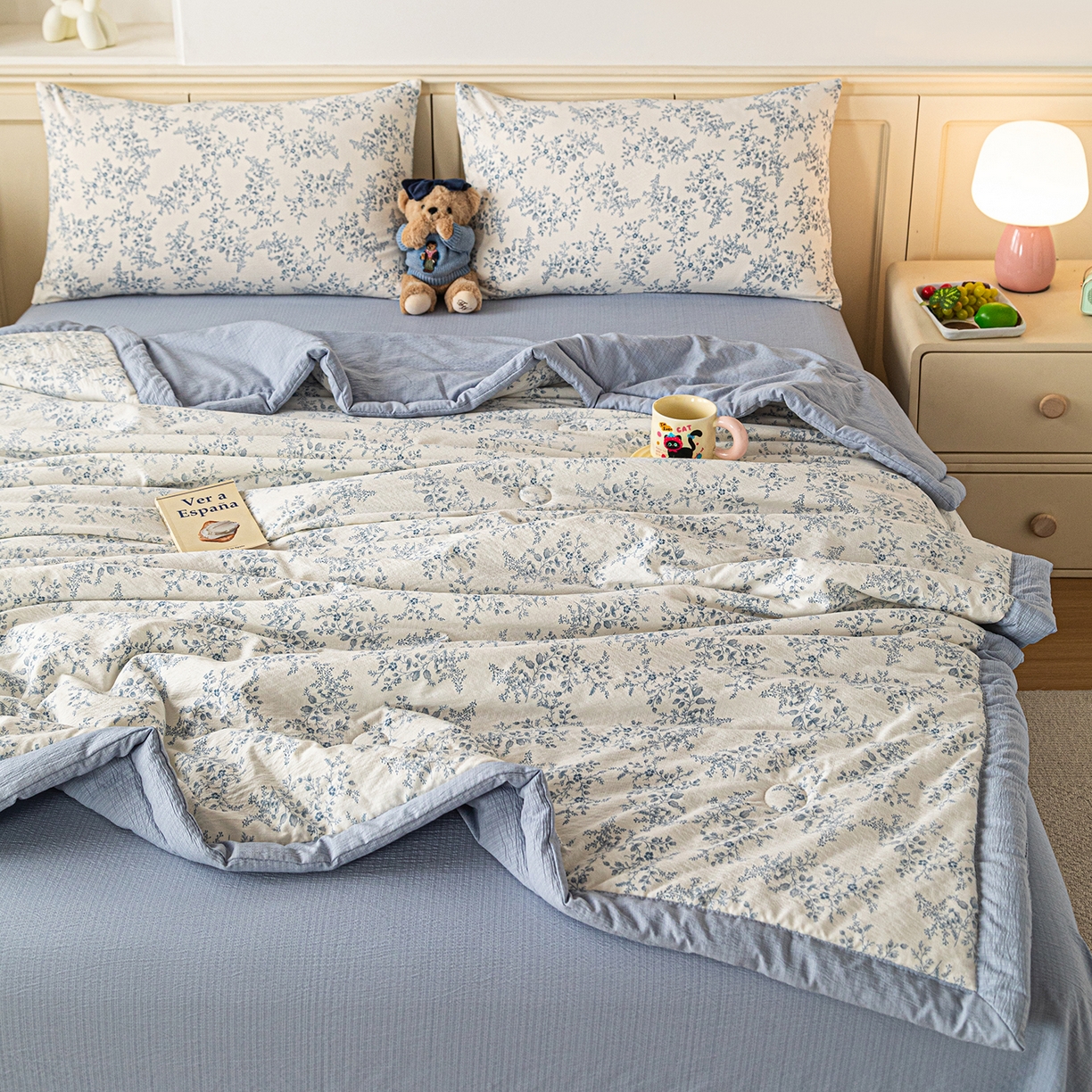 91家纺网 家纺一手货源 找家纺 几禾 2026新款A类云感双层纱夏被木棉皱皱纱棉花被小清新印花夏被夏凉被费尔岛空调被 蓝枝