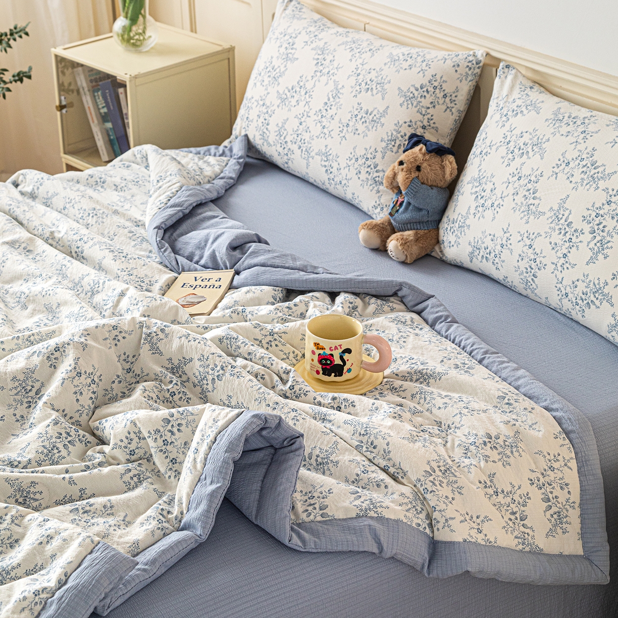 91家纺网 家纺一手货源 找家纺 几禾 2026新款A类云感双层纱夏被木棉皱皱纱棉花被小清新印花夏被夏凉被费尔岛空调被 蓝枝