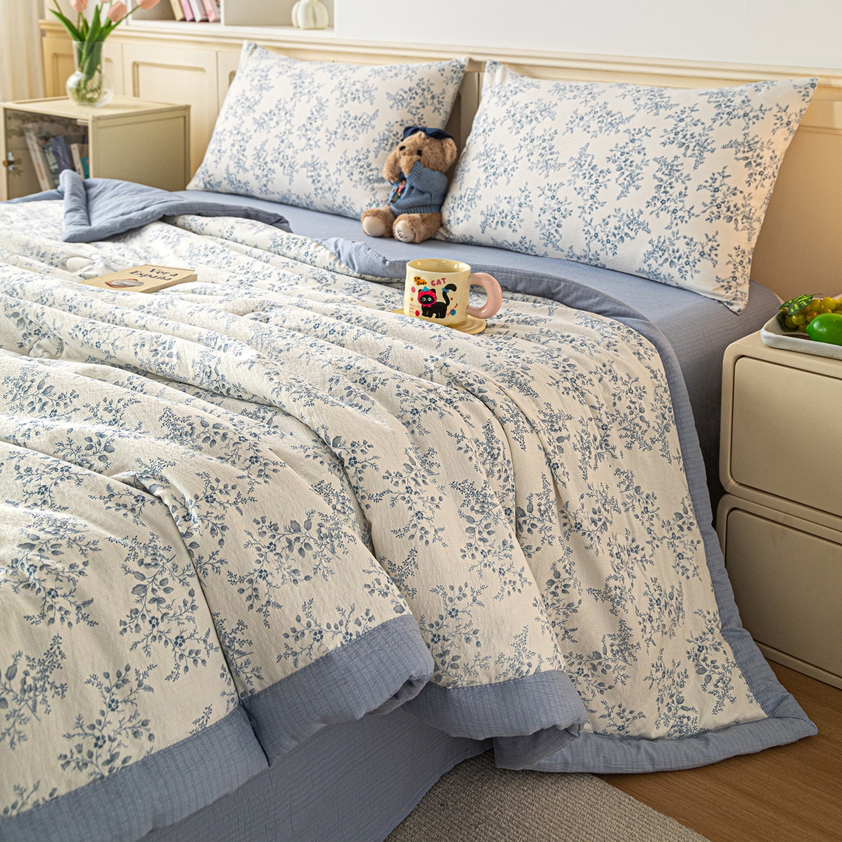 91家纺网 家纺一手货源 找家纺 几禾 2026新款A类云感双层纱夏被木棉皱皱纱棉花被小清新印花夏被夏凉被费尔岛空调被 蓝枝