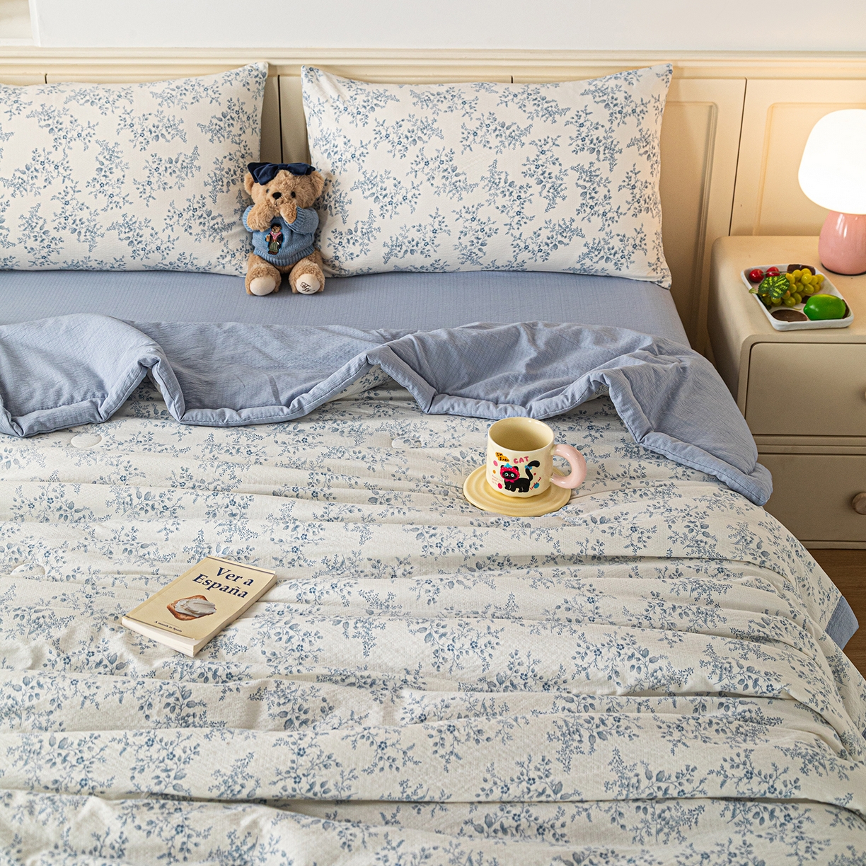 91家纺网 家纺一手货源 找家纺 几禾 2026新款A类云感双层纱夏被木棉皱皱纱棉花被小清新印花夏被夏凉被费尔岛空调被 蓝枝