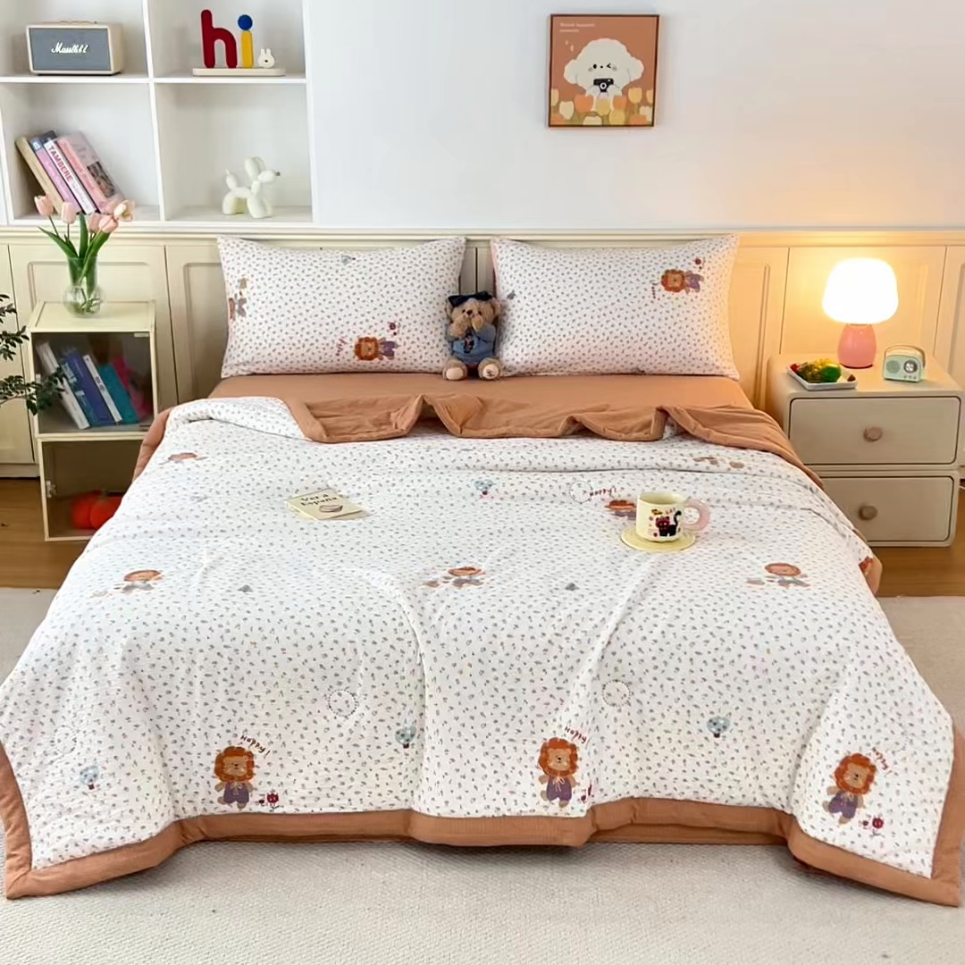 91家纺网 家纺一手货源 找家纺 几禾 2026新款A类云感双层纱夏被木棉皱皱纱棉花被小清新印花夏被夏凉被费尔岛空调被 狮子派对