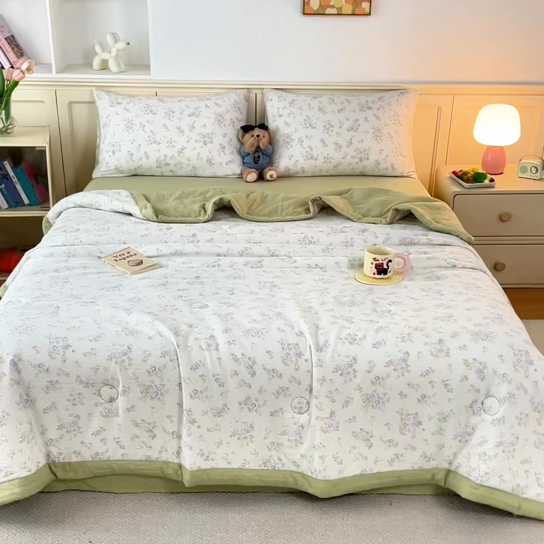 91家纺网 家纺一手货源 找家纺 几禾 2026新款A类云感双层纱夏被木棉皱皱纱棉花被小清新印花夏被夏凉被费尔岛空调被 挽歌