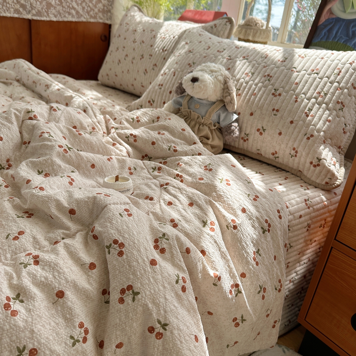 91家纺网 家纺一手货源 找家纺 几禾 2026新款高品质A类泡芙纱床盖夏被套件-青提系列（晚风渐热，温柔续夏） 青提-酒渍樱桃