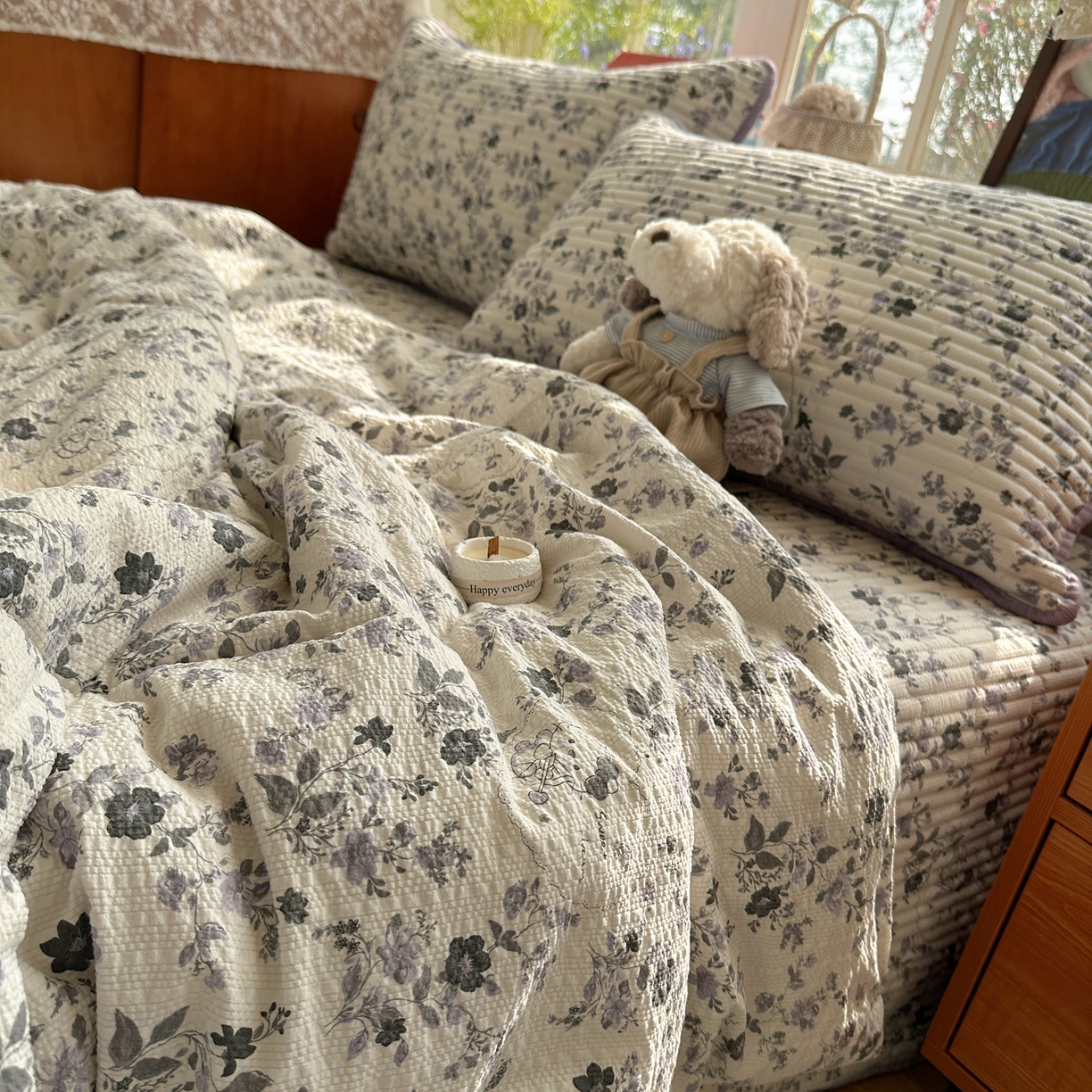 91家纺网 家纺一手货源 找家纺 几禾 2026新款高品质A类泡芙纱床盖夏被套件-青提系列（晚风渐热，温柔续夏） 青提-秘境小紫猫