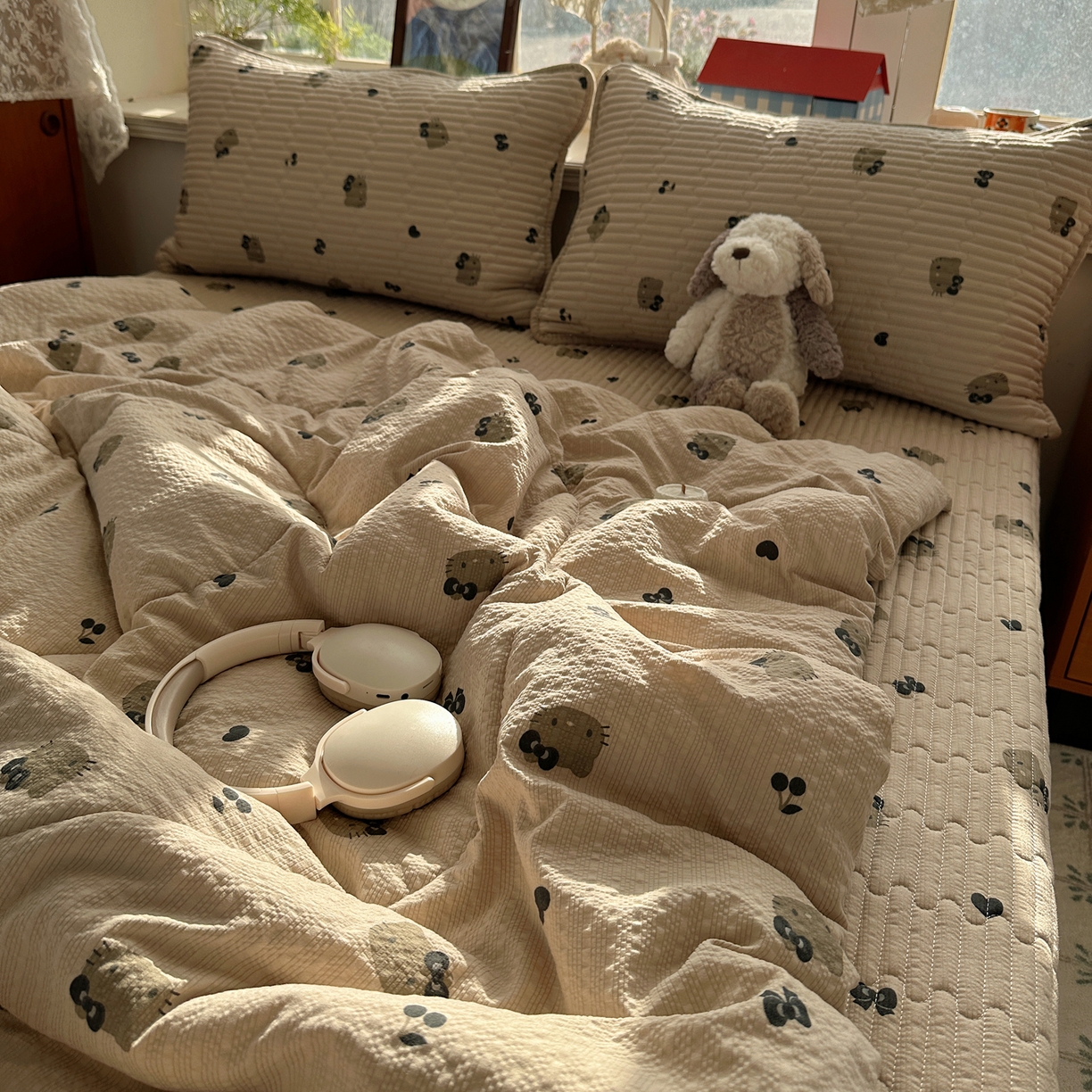 91家纺网 家纺一手货源 找家纺 几禾 2026新款高品质A类泡芙纱床盖夏被套件-青提系列（晚风渐热，温柔续夏） 青提-咖啡小猫