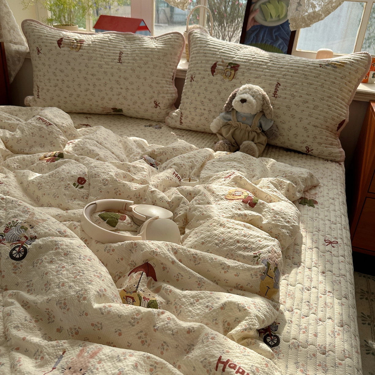 91家纺网 家纺一手货源 找家纺 几禾 2026新款高品质A类泡芙纱床盖夏被套件-青提系列（晚风渐热，温柔续夏） 青提-躲雨小兔