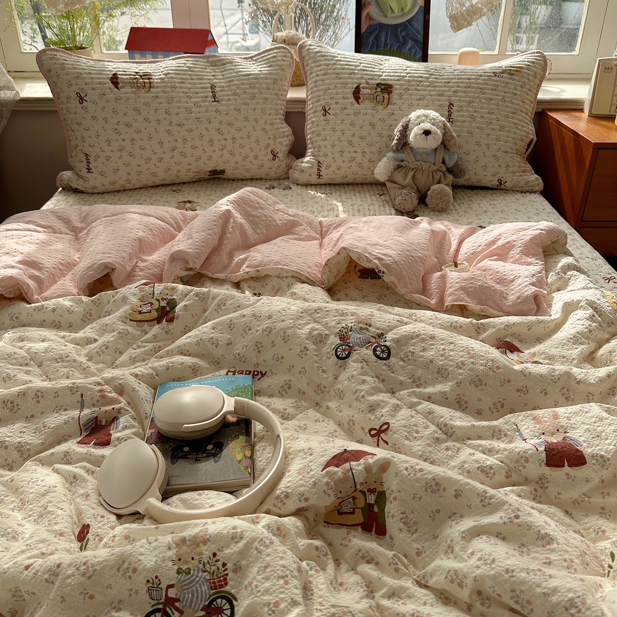 91家纺网 家纺一手货源 找家纺 几禾 2026新款高品质A类泡芙纱床盖夏被套件-青提系列（晚风渐热，温柔续夏） 青提-躲雨小兔