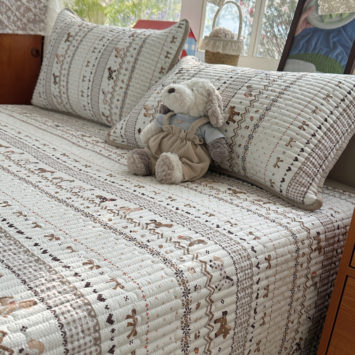 91家纺网 家纺一手货源 找家纺 几禾 2026新款高品质A类泡芙纱床盖夏被套件-青提系列（晚风渐热，温柔续夏） 青提-栗色木马纹