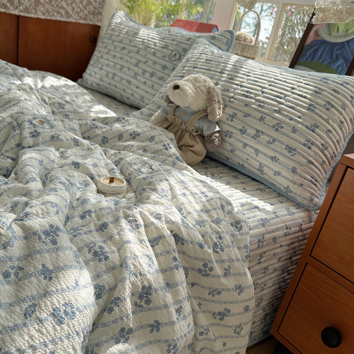 91家纺网 家纺一手货源 找家纺 几禾 2026新款高品质A类泡芙纱床盖夏被套件-青提系列（晚风渐热，温柔续夏） 青提-浅蓝花织