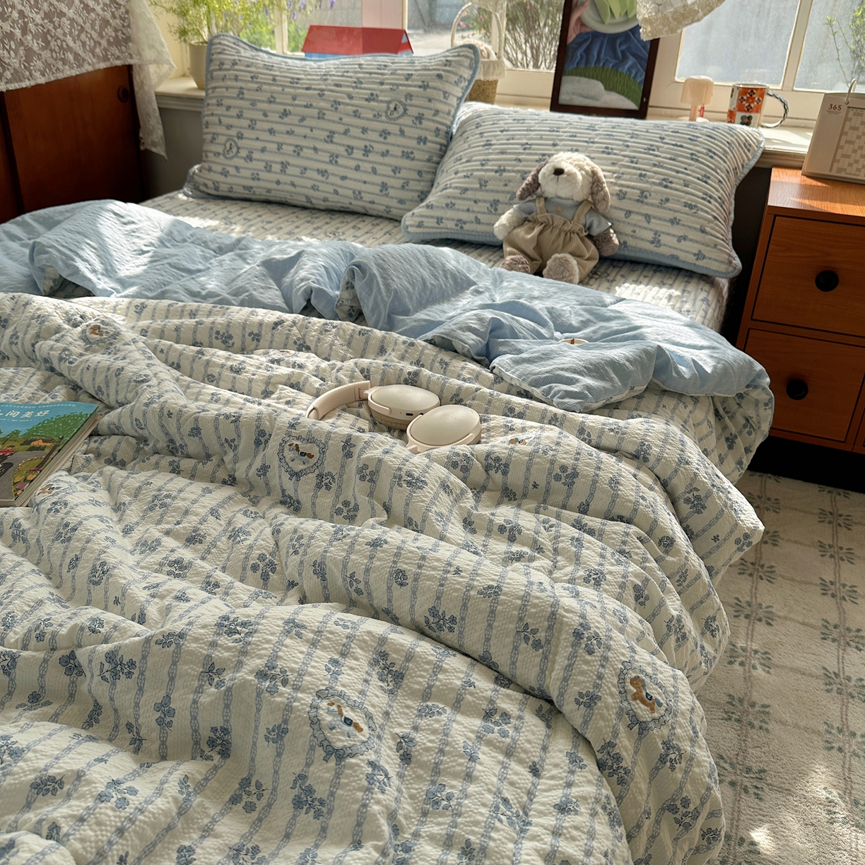 91家纺网 家纺一手货源 找家纺 几禾 2026新款高品质A类泡芙纱床盖夏被套件-青提系列（晚风渐热，温柔续夏） 青提-浅蓝花织