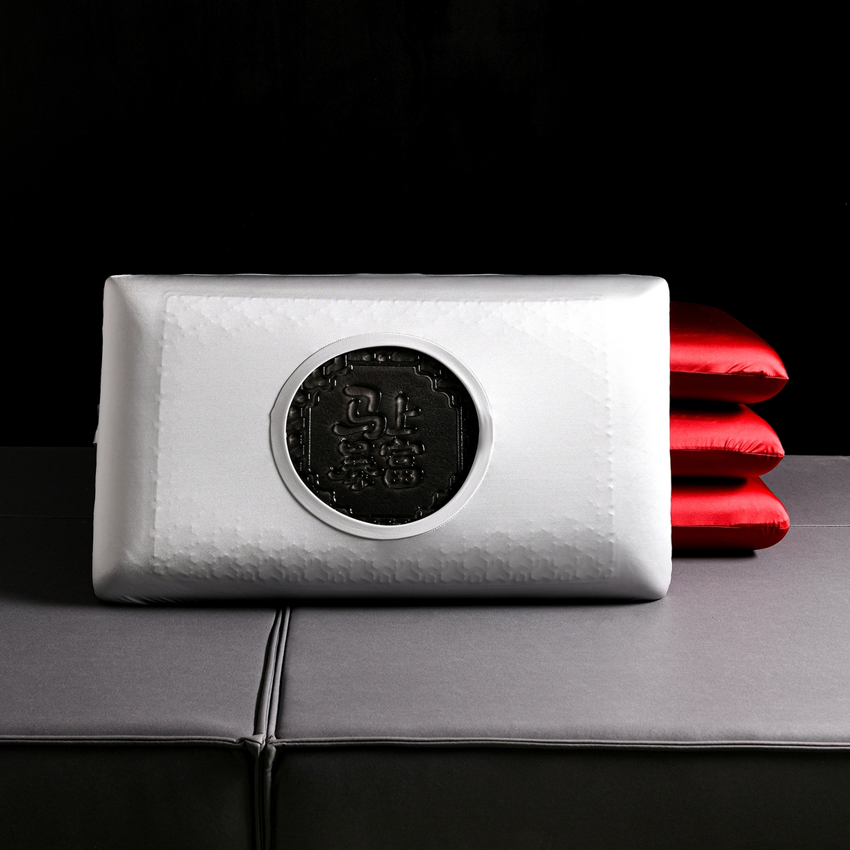 91家纺网 家纺一手货源 找家纺 （总）麦哆乐 2026新款马上有钱凝胶大红枕清凉舒适护颈慢回弹枕头枕芯